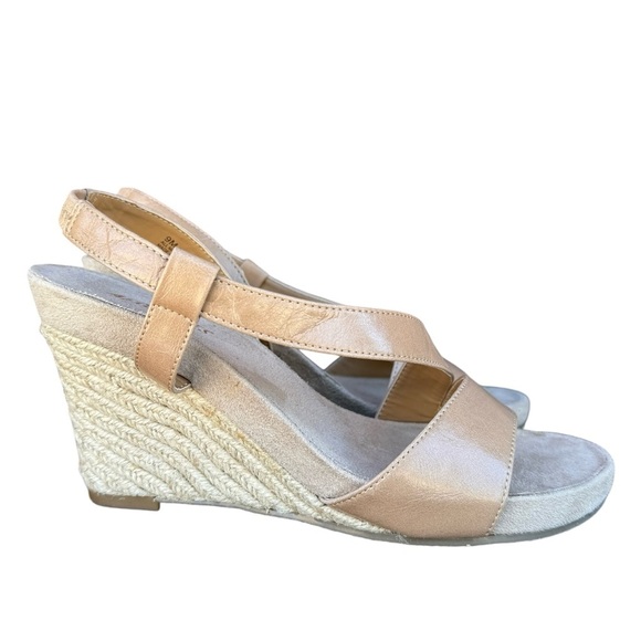 AEROSOLES Shoes - AEROSOLES  Women's Plush Baby Wedge Sandals Sz 9M Nude Faux Leather Slingback